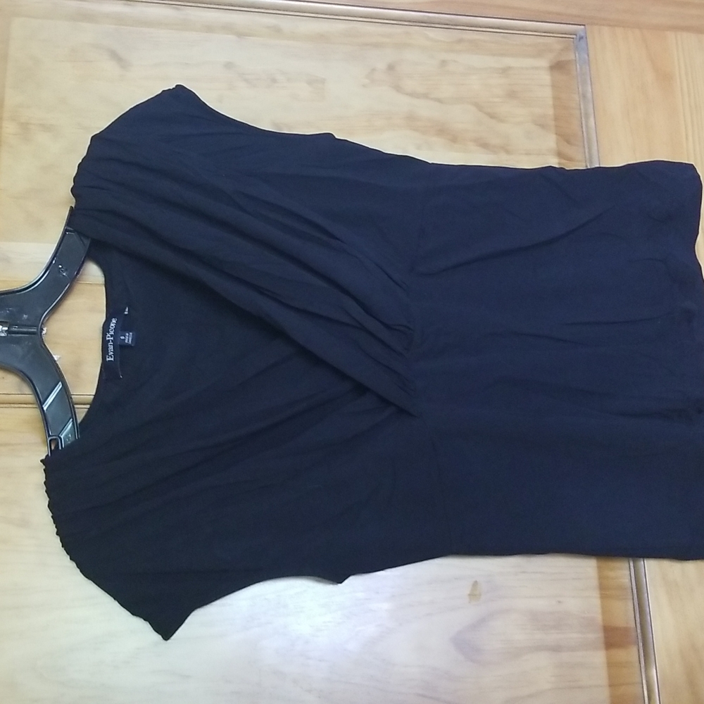 Evan Picone black v neck shirt
